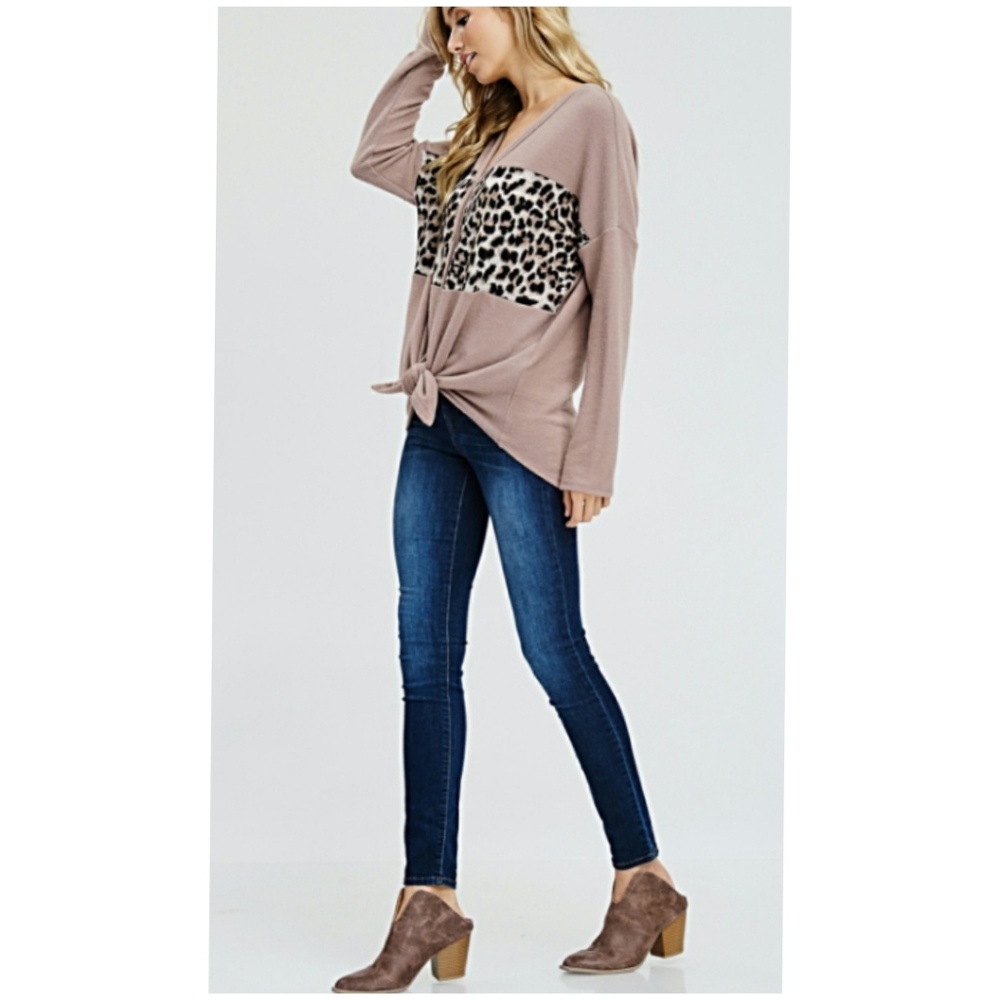 Self Tie Knot Cheetah Sweater - Picture 5 of 6